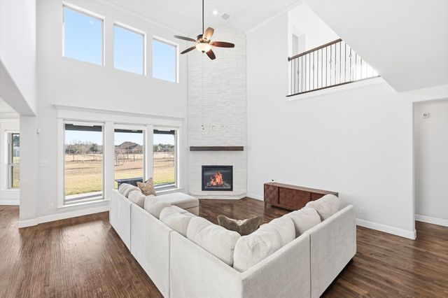 105 Sanders Drive, Waxahachie, TX 75165