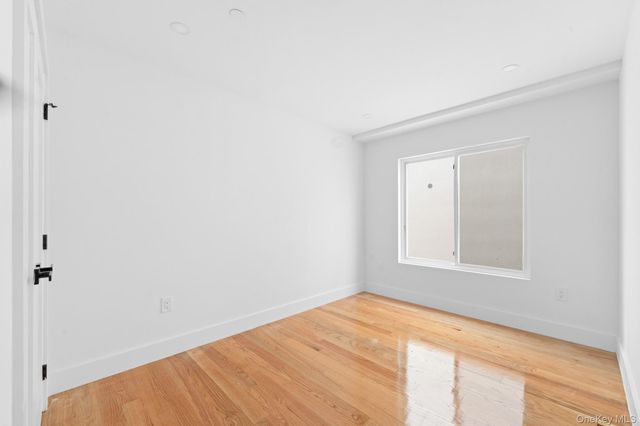 2215 Seymour Avenue, Bronx, NY 10469