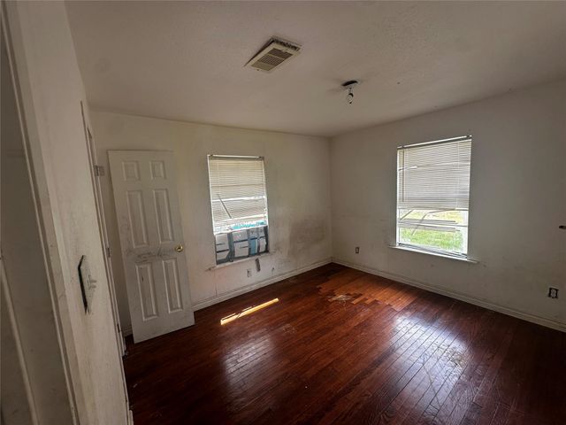 1127 Niagara Street, Houston, TX 77051