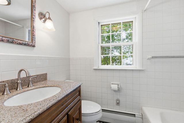 21 Town Hall Road, Truro, MA 02666