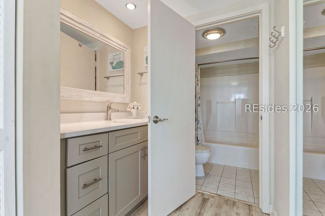 21 S Forest Beach Dr Apt 223, Hilton Head Island, SC 29928