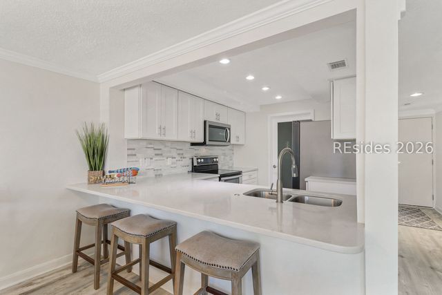 21 S Forest Beach Dr Apt 223, Hilton Head Island, SC 29928