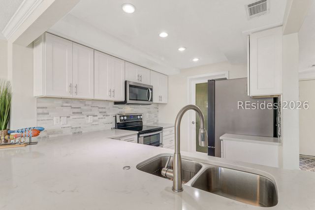 21 S Forest Beach Dr Apt 223, Hilton Head Island, SC 29928