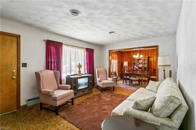 108 Hermitage RD, Newport News, VA 23606