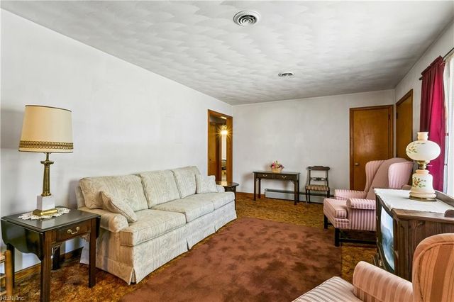 108 Hermitage RD, Newport News, VA 23606