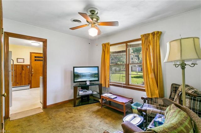 108 Hermitage RD, Newport News, VA 23606