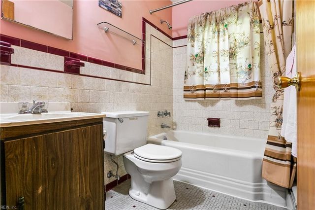 108 Hermitage RD, Newport News, VA 23606