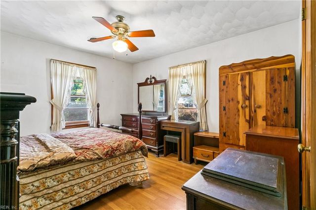 108 Hermitage RD, Newport News, VA 23606