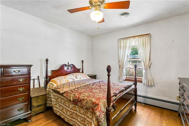 108 Hermitage RD, Newport News, VA 23606