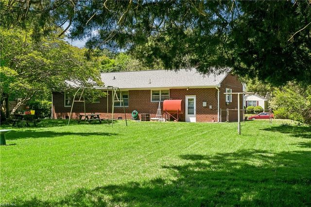 108 Hermitage RD, Newport News, VA 23606