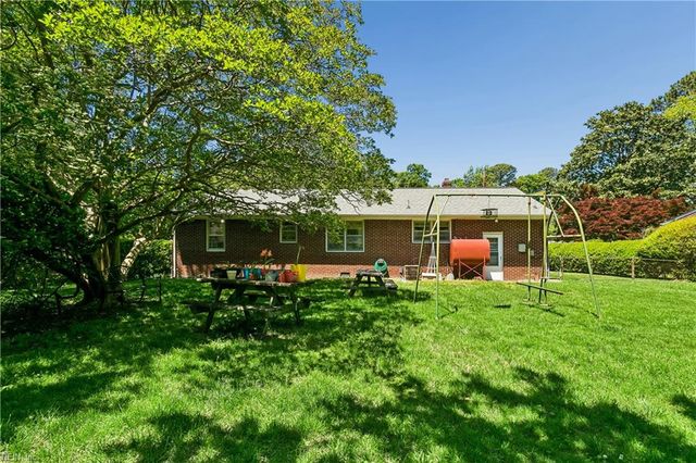 108 Hermitage RD, Newport News, VA 23606