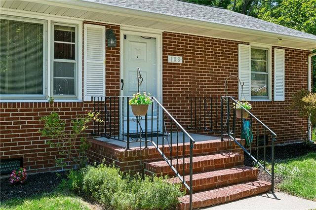 108 Hermitage RD, Newport News, VA 23606