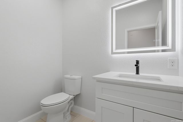 1635 E Chavaneaux, San Antonio, TX 78214