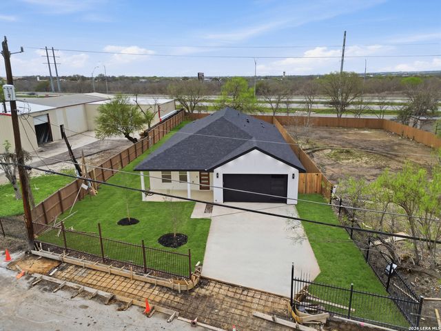 1635 E Chavaneaux, San Antonio, TX 78214