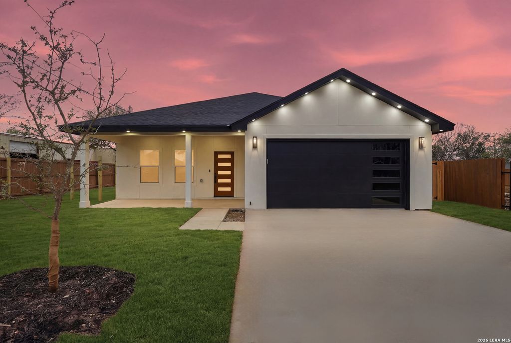 1635 E Chavaneaux, San Antonio, TX 78214