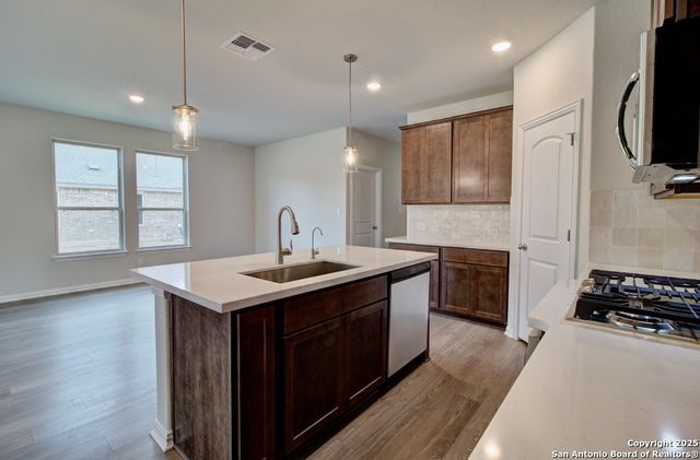 832 Little Pebble, New Braunfels, TX 78130