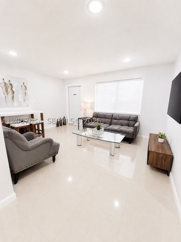 1723 Wiley St N, Hollywood, FL 33020