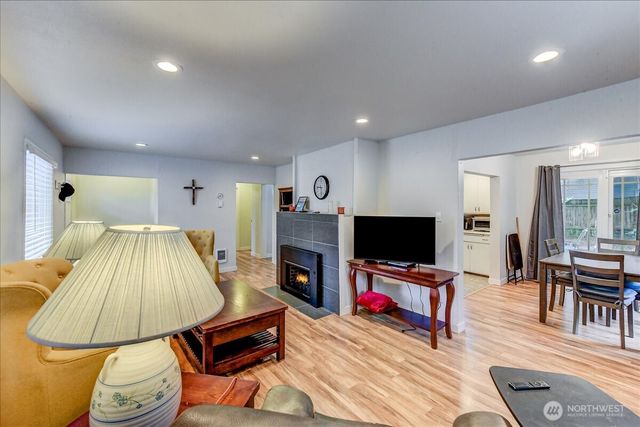 624 Madison Street, Everett, WA 98203