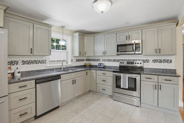 841 Grove Street Terrace, Worcester, MA 01605