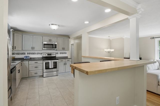 841 Grove Street Terrace, Worcester, MA 01605