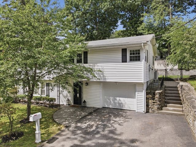 841 Grove Street Terrace, Worcester, MA 01605