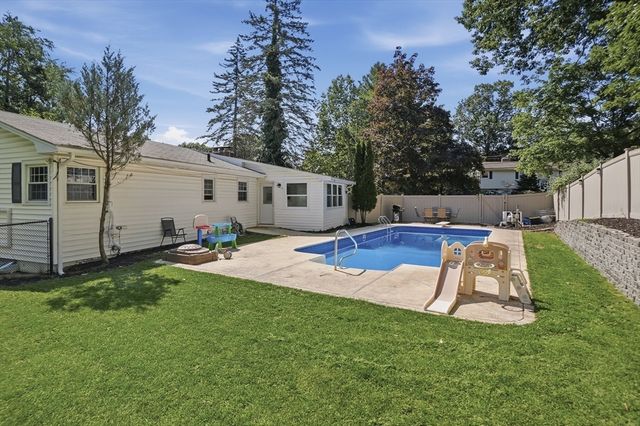 841 Grove Street Terrace, Worcester, MA 01605