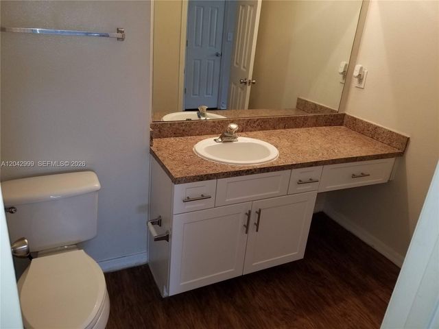 11600 SW 2nd Street 18207, Pembroke Pines, FL 33025