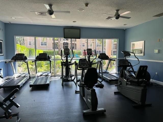 11600 SW 2nd Street 18207, Pembroke Pines, FL 33025