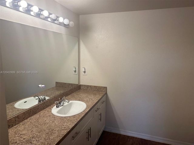 11600 SW 2nd Street 18207, Pembroke Pines, FL 33025