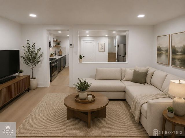 309 S 2nd Avenue S, Highland Park, NJ 08904