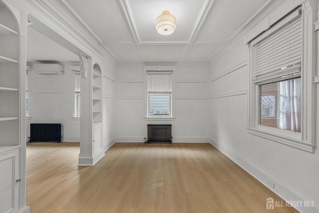 309 S 2nd Avenue S, Highland Park, NJ 08904