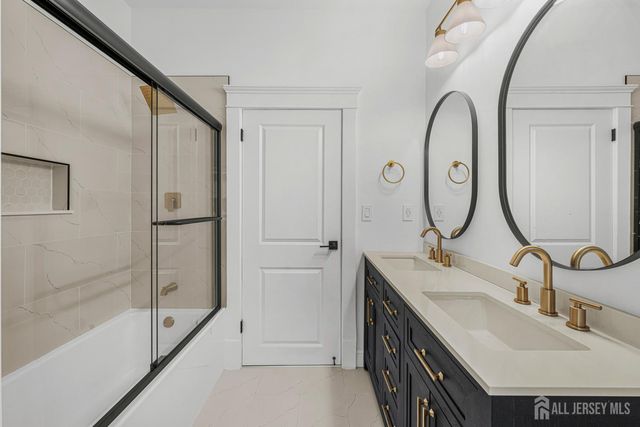 309 S 2nd Avenue S, Highland Park, NJ 08904