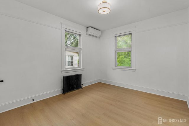 309 S 2nd Avenue S, Highland Park, NJ 08904