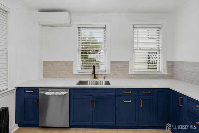 309 S 2nd Avenue S, Highland Park, NJ 08904