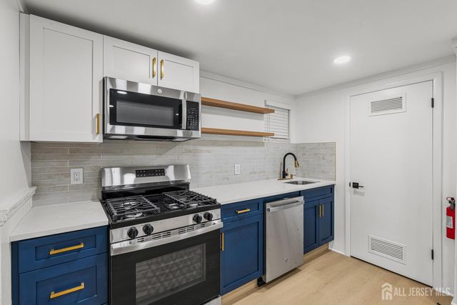 309 S 2nd Avenue S, Highland Park, NJ 08904
