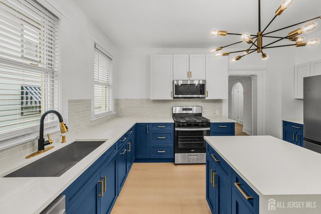 309 S 2nd Avenue S, Highland Park, NJ 08904