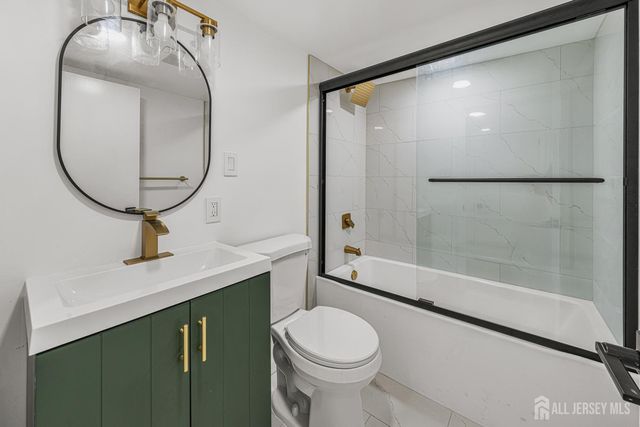 309 S 2nd Avenue S, Highland Park, NJ 08904