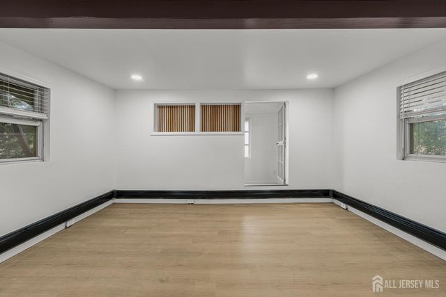 309 S 2nd Avenue S, Highland Park, NJ 08904