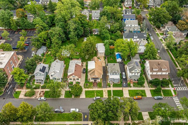 309 S 2nd Avenue S, Highland Park, NJ 08904