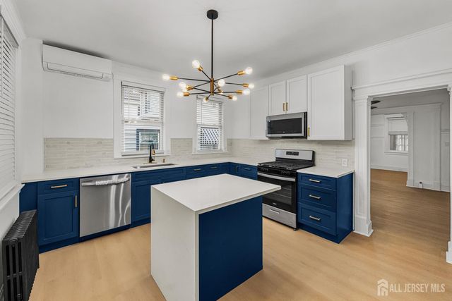 309 S 2nd Avenue S, Highland Park, NJ 08904