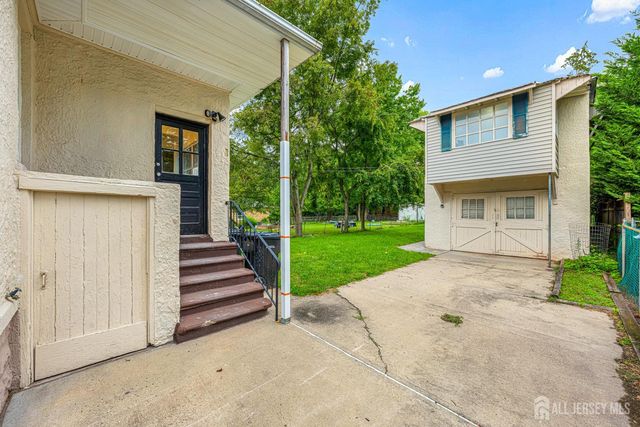 309 S 2nd Avenue S, Highland Park, NJ 08904