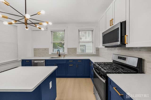 309 S 2nd Avenue S, Highland Park, NJ 08904