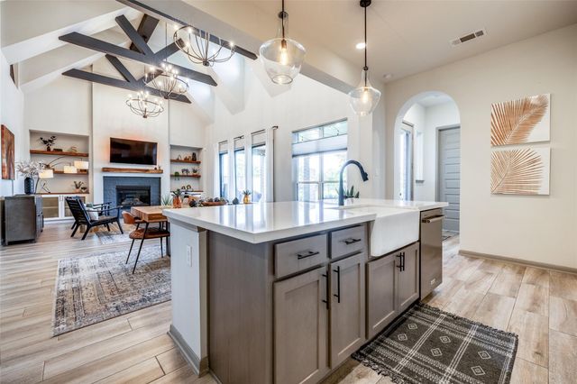 1423 Hackberry Heights Drive, Houston, TX 77406