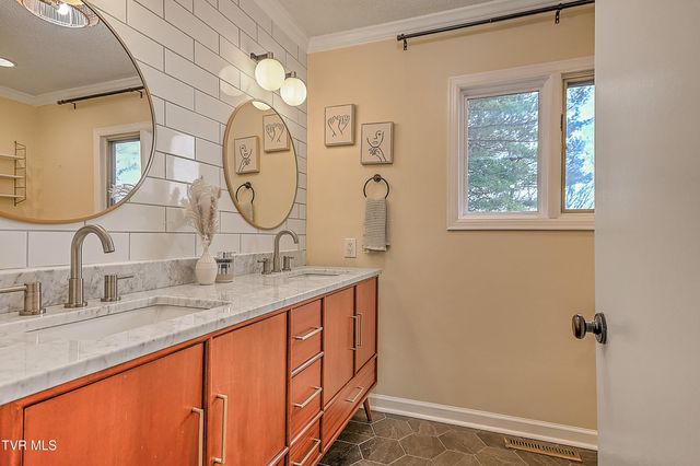 149 Kingsbridge, Bristol, TN 37620