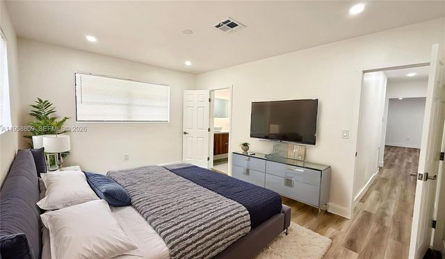 19732 NE 12th Pl, Miami, FL 33179