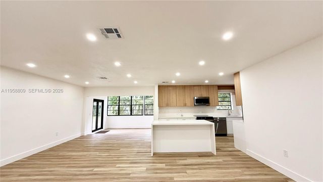 19732 NE 12th Pl, Miami, FL 33179