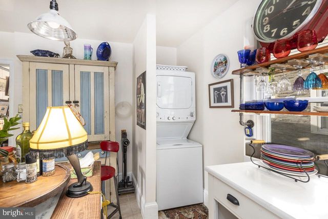 221 S EASTON RD, Glenside, PA 19038