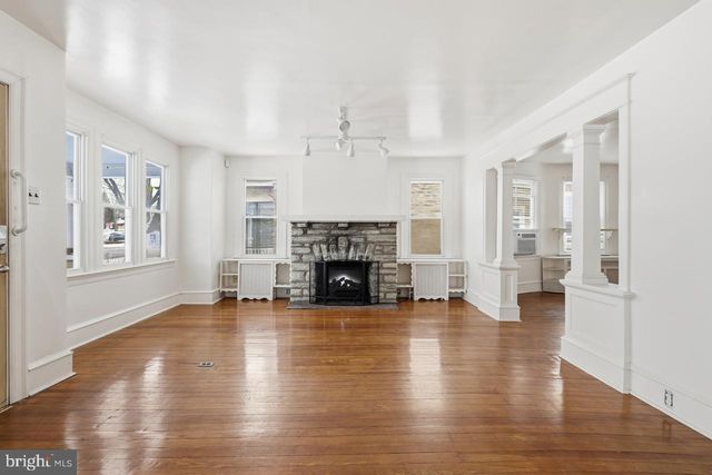 221 S EASTON RD, Glenside, PA 19038