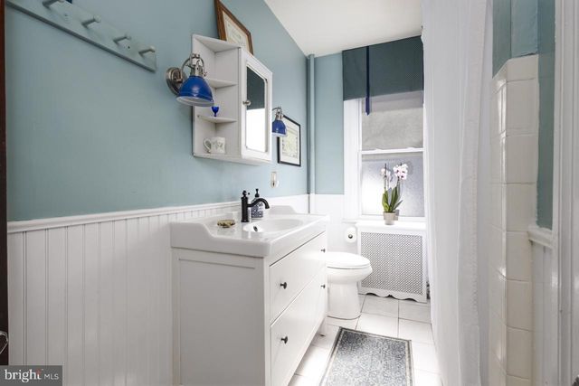 221 S EASTON RD, Glenside, PA 19038