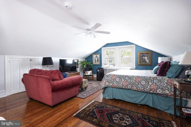 221 S EASTON RD, Glenside, PA 19038